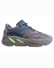 Load image into Gallery viewer, Yeezy 700 V1 Boost Mauve - Bisy Clothing