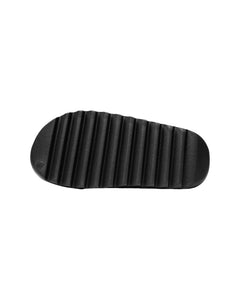 Yeezy Slide in Onyx (2022) - Bisy Clothing