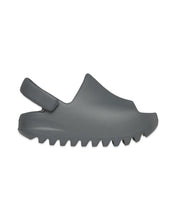 將圖片載入圖庫檢視器 Yeezy Slide in Slate Grey (Infants) - Bisy Clothing