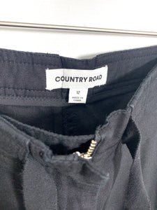 COUNTRY ROAD Size 12 3/4 Chino Style Black Pants FEB2122