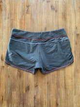 Load image into Gallery viewer, NIKE Size S Running Shorts in Grey Womens JAN45