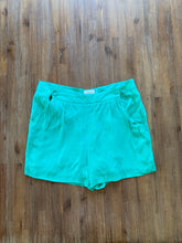 Load image into Gallery viewer, COUNTRY ROAD Size 10 Shorts in Green Womens JAN191