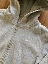 Load image into Gallery viewer, NIKE Size M Grey Hooded Zip Jumper in Grey Women&#39;s