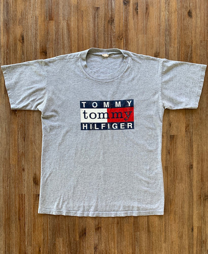 TOMMY HILFIGER Size M Vintage Bootleg Flag Logo T-shirt in Grey MAR8621