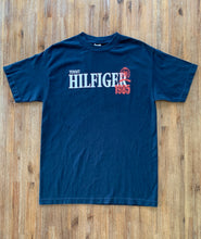 Load image into Gallery viewer, TOMMY HILFIGER Size M Vintage Spellout &amp; Crest Navy T-Shirt Men&#39;s MAR8821