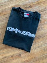 Load image into Gallery viewer, TOMMY HILFIGER Size S (MENS) L (WMNS)  Vintage Tommy Jeans T-Shirt in Black MAR8321