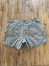 Load image into Gallery viewer, COLUMBIA Size 12 Vintage Light Brown Shorts SEP16