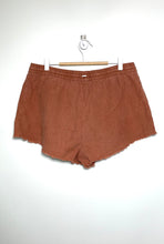 將圖片載入圖庫檢視器 RUSTY Size 14(AU) XL (US)  Copper Cut Off Shorts Women&#39;s APR2721