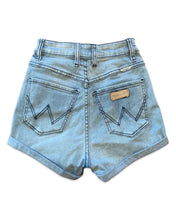 Load image into Gallery viewer, WRANGLER Size 6 Pin Up High Waisted Denim Shorts Womens